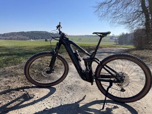 Cube Stereo Hybrid 140 HPC Race