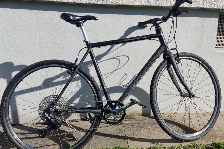 STEVENS STRADA