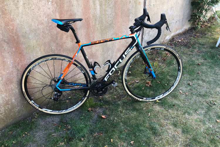 FOCUS Carbon Rennrad