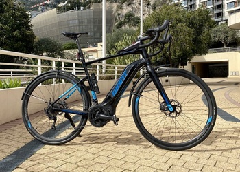 Giant Road E +