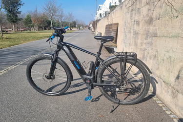 cube Reaction Hybrid 625 (black n blue)