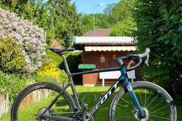 Scoutt Addict mit Zipp Laufräder