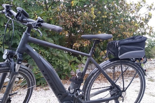 Cube Touring Hybrid Man