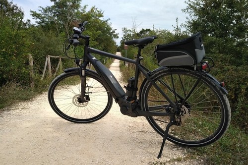 Cube Touring Hybrid Man