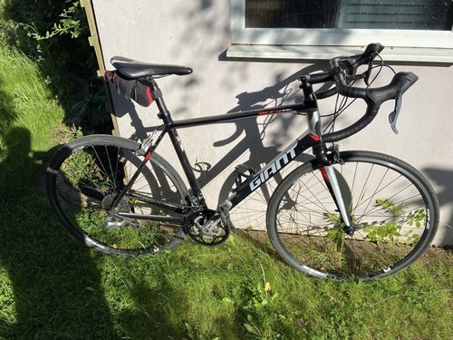 Road bike rental in London with ListNRide